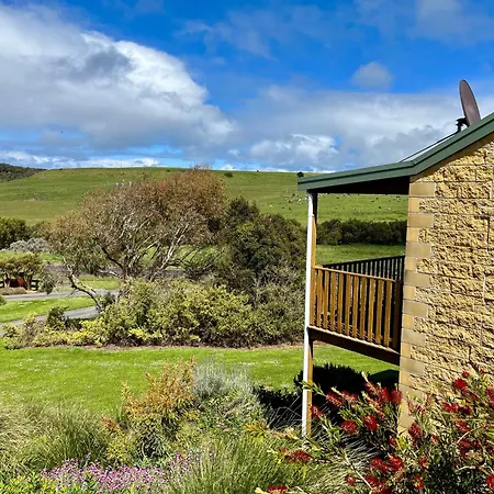 Daysy Hill Country Cottages Port Campbell Room photo