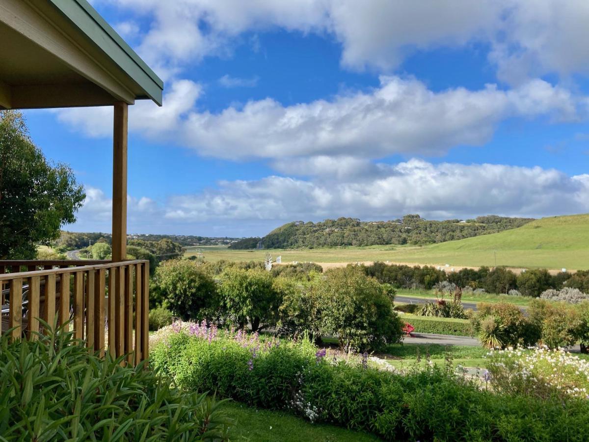 Daysy Hill Country *