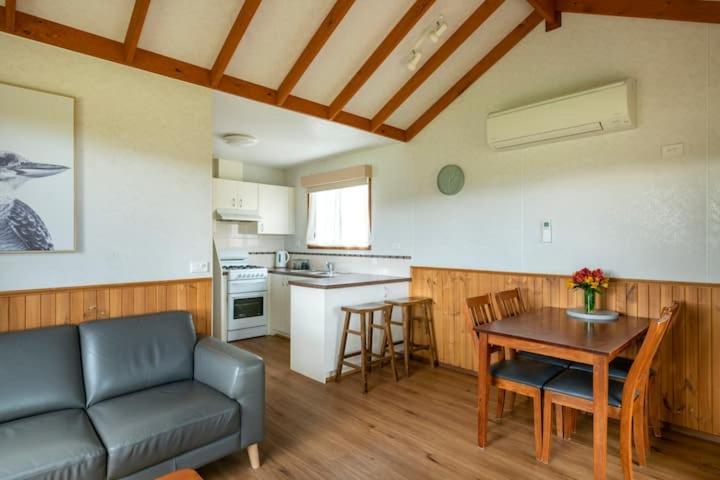 Daysy Hill Country Lodge Port Campbell